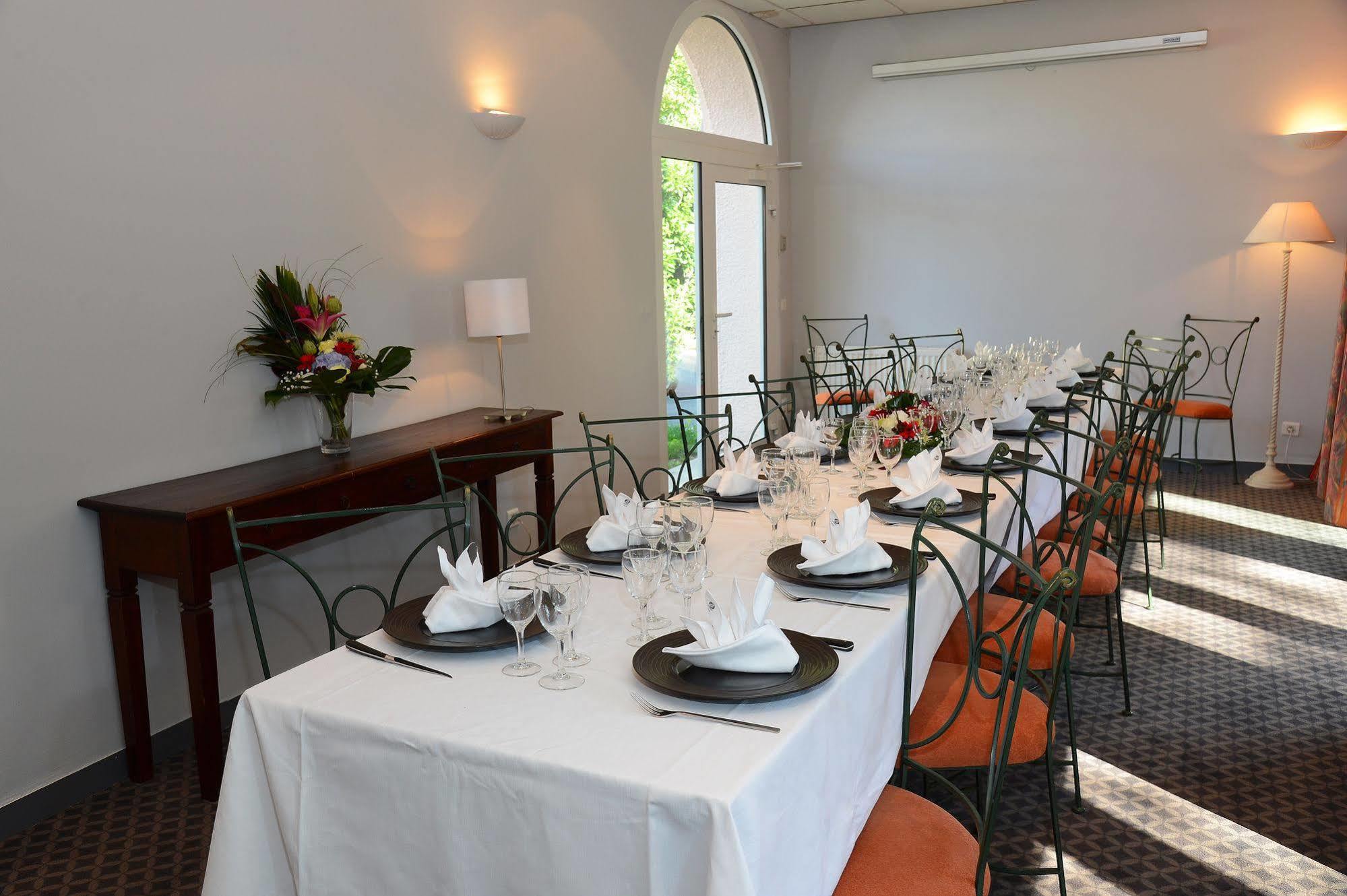 Clos St Eloi, The Originals Relais Тьєр Екстер'єр фото
